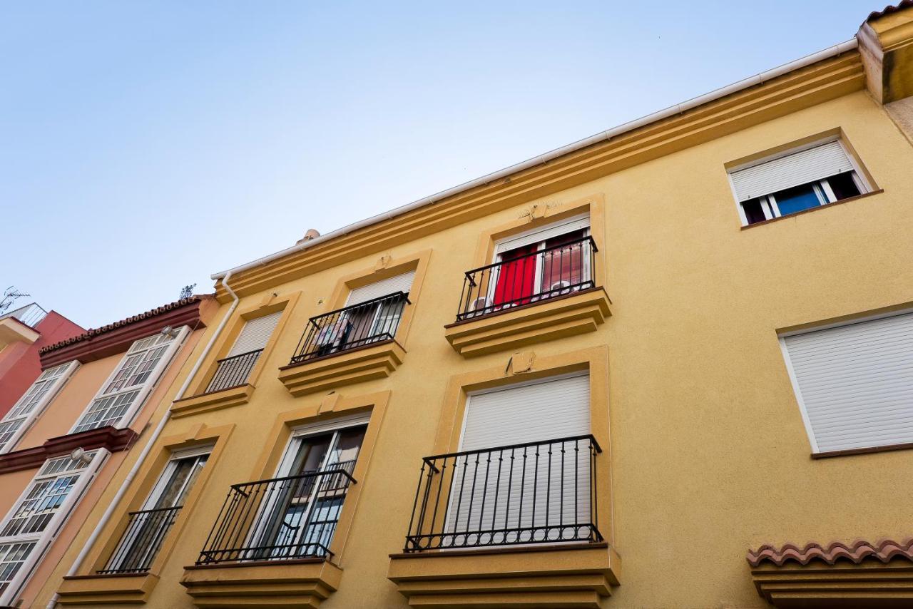 Relaxing Beach Apartment In Fuengirola Parking Экстерьер фото