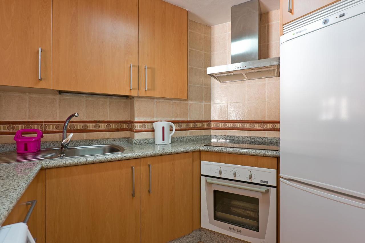 Relaxing Beach Apartment In Fuengirola Parking Экстерьер фото