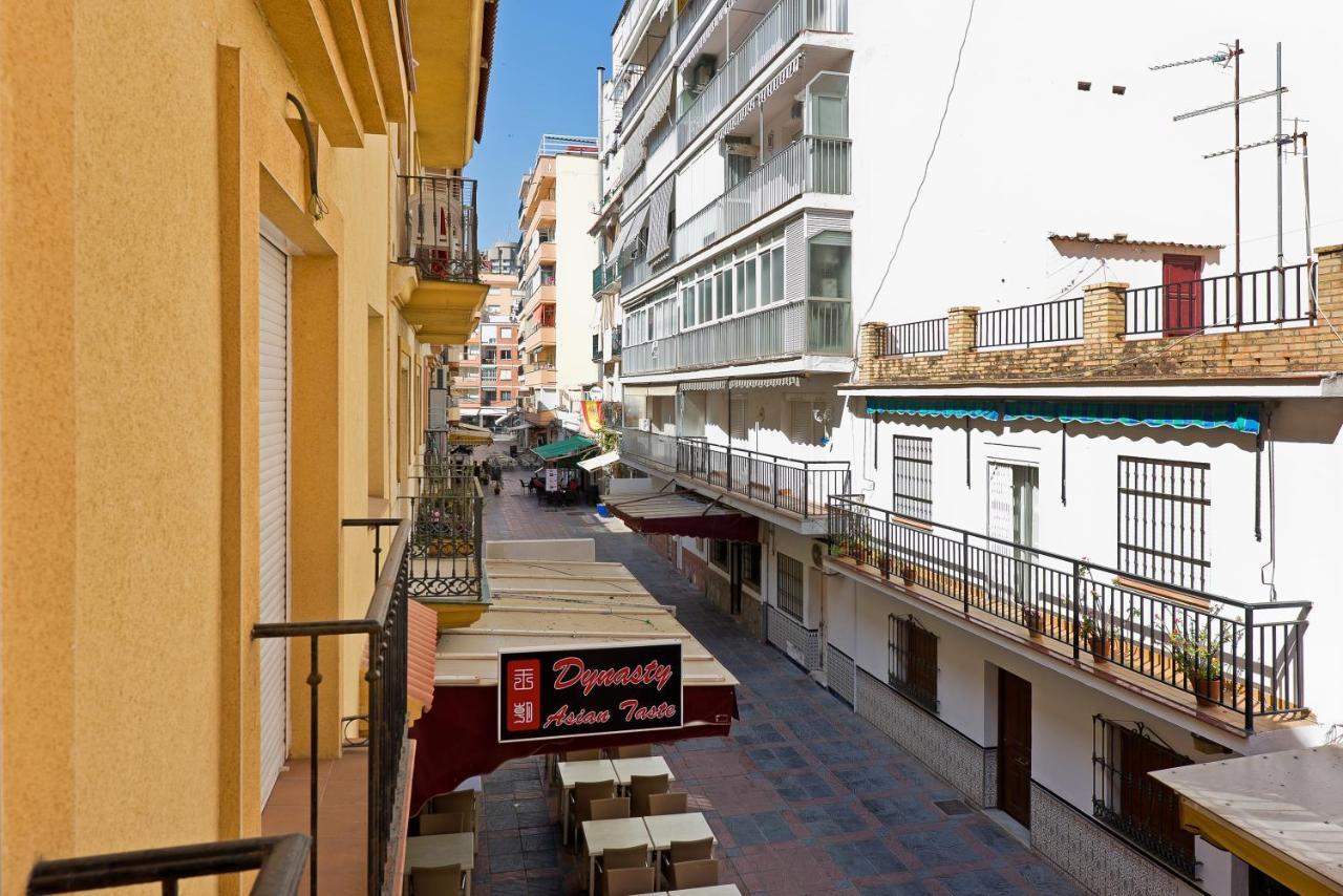Relaxing Beach Apartment In Fuengirola Parking Экстерьер фото