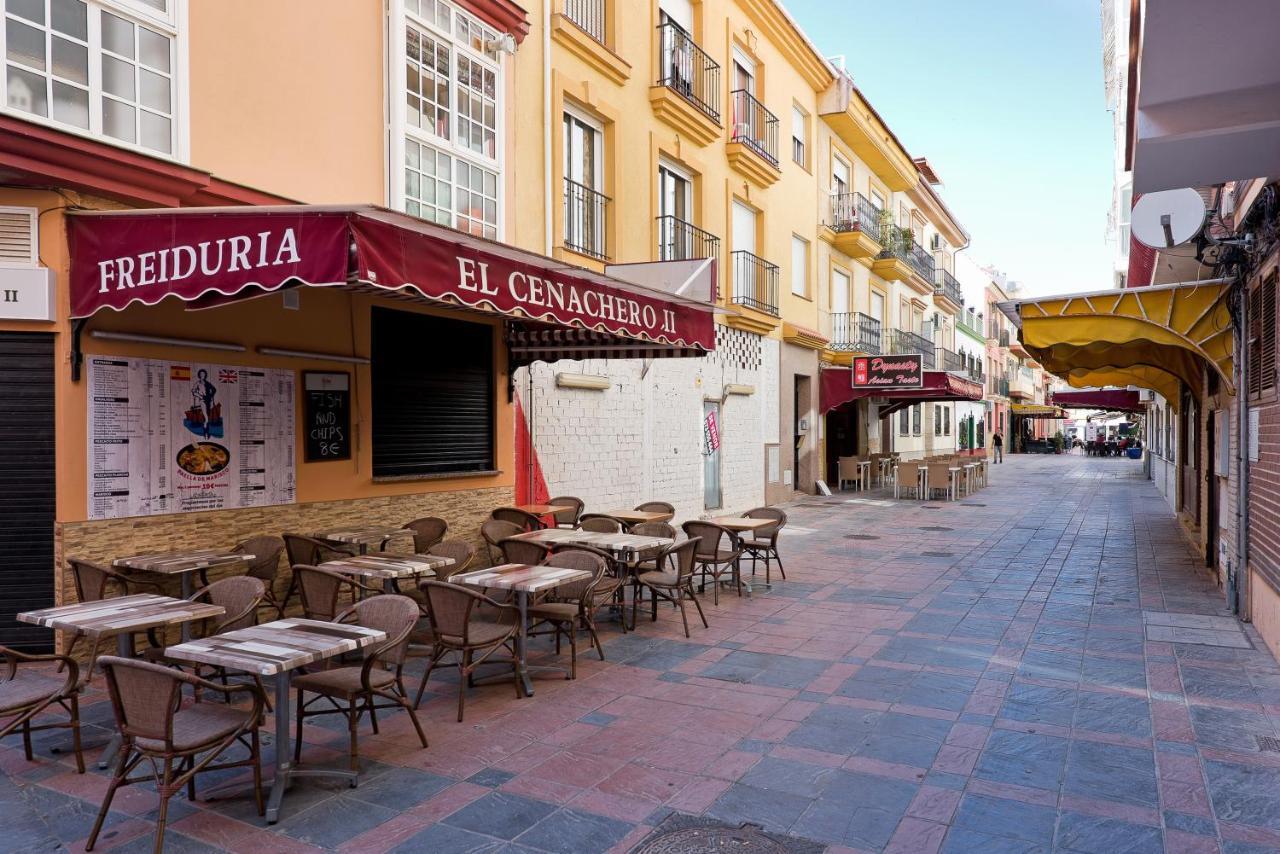 Relaxing Beach Apartment In Fuengirola Parking Экстерьер фото
