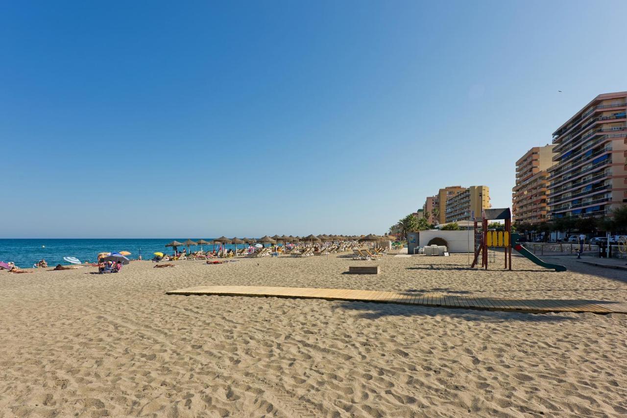 Relaxing Beach Apartment In Fuengirola Parking Экстерьер фото